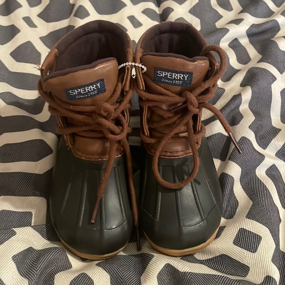 Like New - Brown Sperry Winter Boots